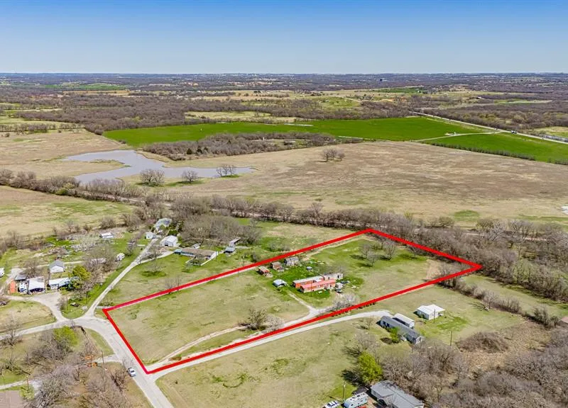 528 Stonegate Drive, Paradise TX 76073