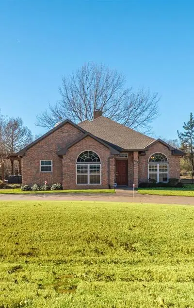 100 San Chez Drive, Lake Kiowa TX 76240 - Photo 2