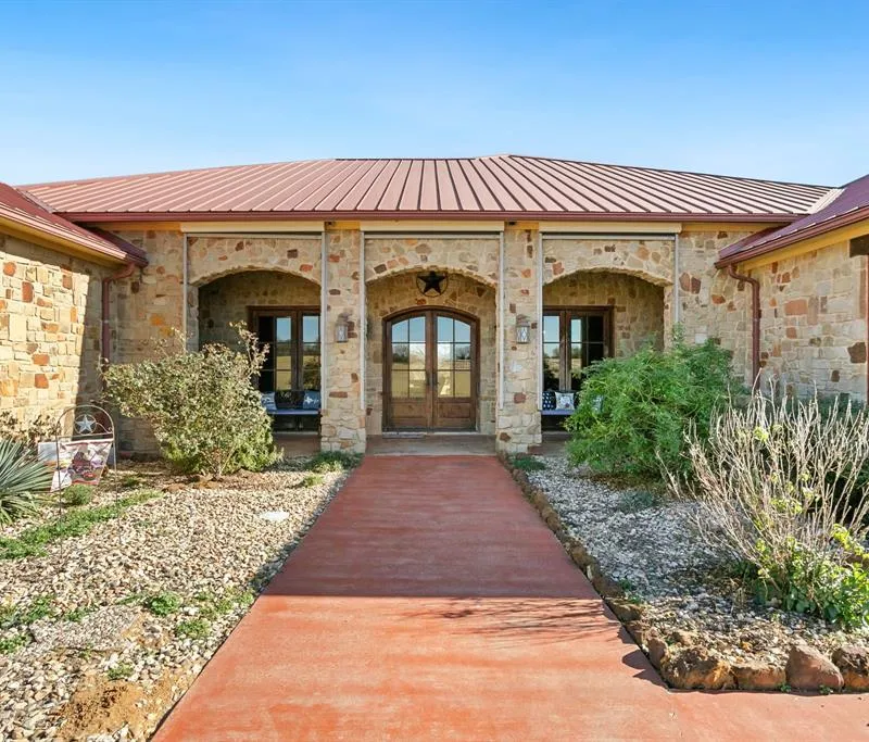1561 Fm 934, Blum TX 76627