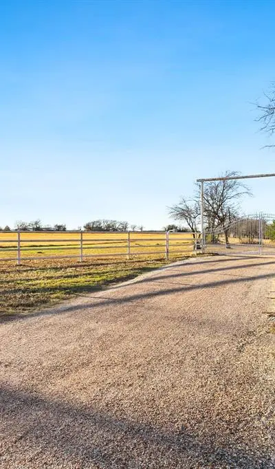 1561 Fm 934, Blum TX 76627 - Photo 4