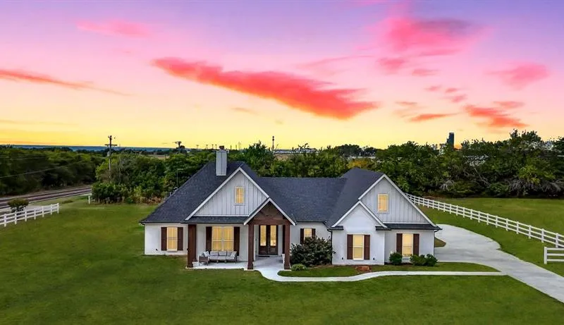 101 Sky Way, New Fairview TX 76078