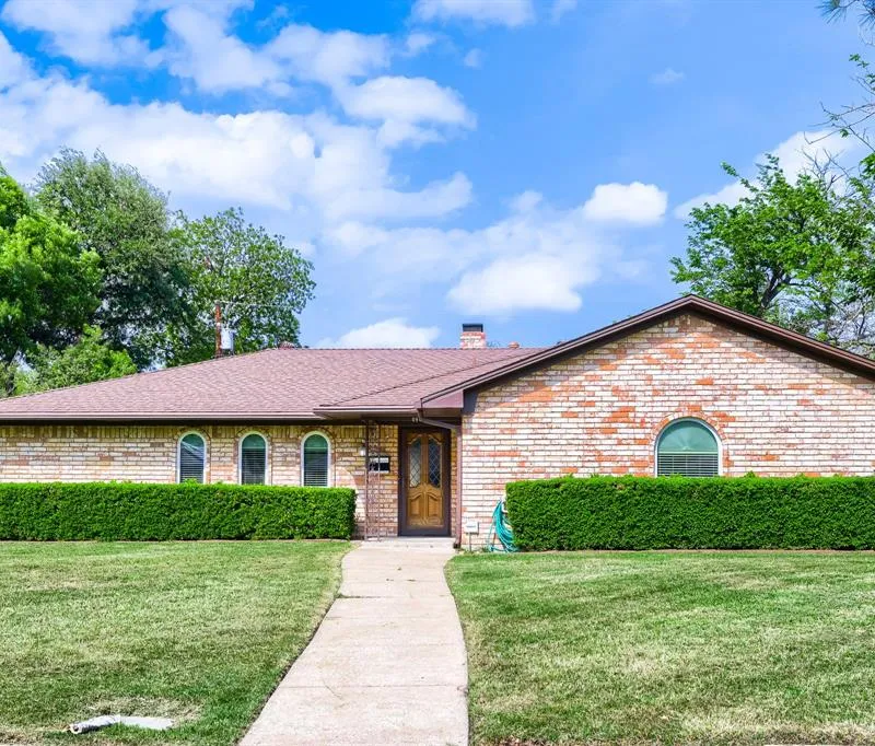 6946 Hunnicut Place, Dallas TX 75227