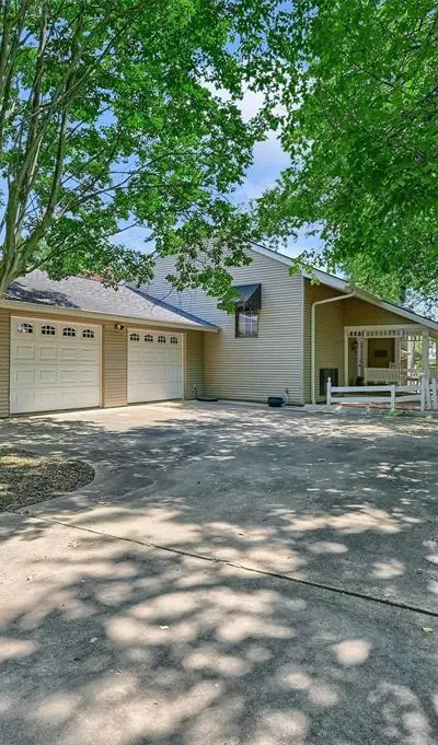 203 Kiowa Drive W, Lake Kiowa TX 76240 - Photo 5