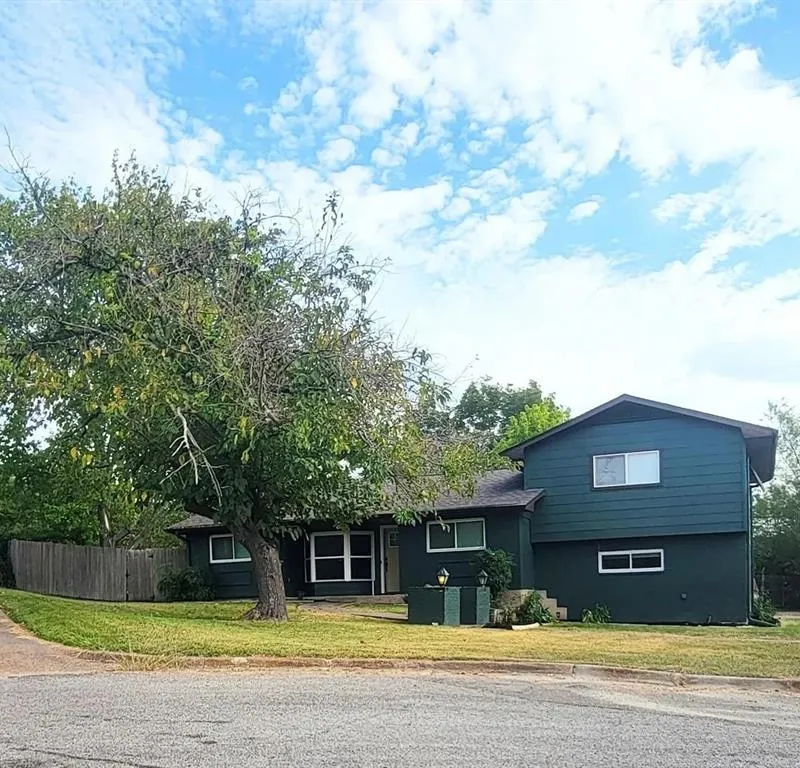 1207 Northwood Drive, Commerce TX 75428