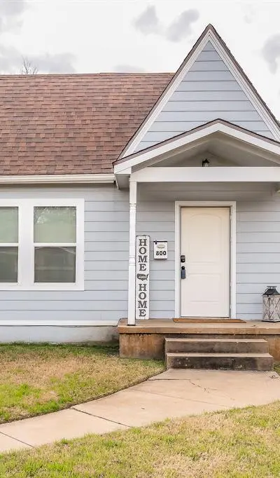800 E Elm Street, Hillsboro TX 76645