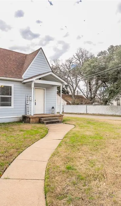 800 E Elm Street, Hillsboro TX 76645 - Photo 2