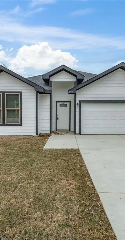 108 N Couch Street, Italy TX 76651