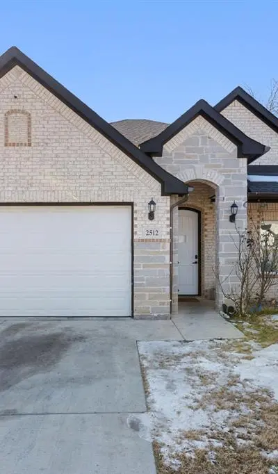 2512 High Crest Avenue, Fort Worth TX 76111