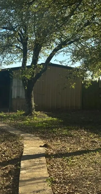 115 Elizabeth Lane, Blossom TX 75416 - Photo 3