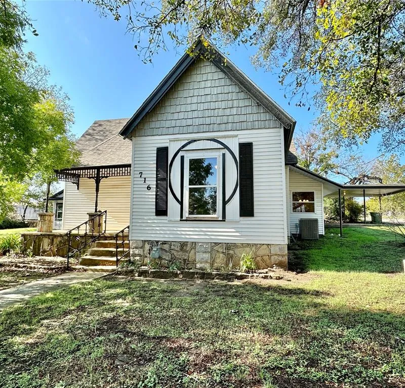 716 N Mesquite Street, Hico TX 76457
