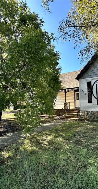 716 N Mesquite Street, Hico TX 76457 - Photo 2