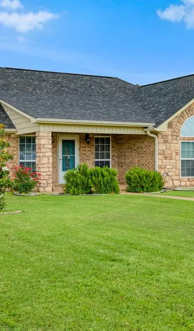 1000 Morgan, Blossom TX 75462
