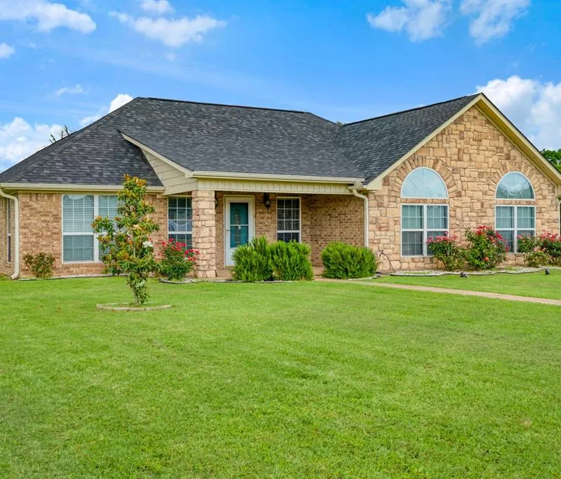 1000 Morgan, Blossom TX 75462