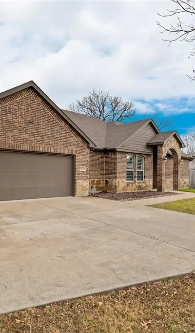 2434 Avenue A, Grand Prairie TX 75051 - Photo 2