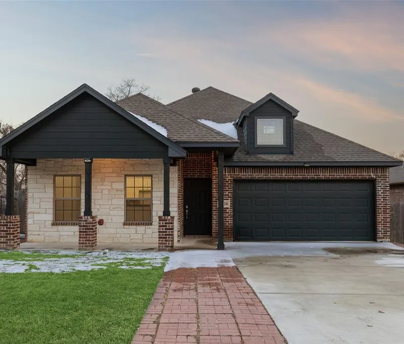 4824 Sunshine Drive, Fort Worth TX 76105
