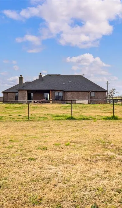 170 Rolling Hills Boulevard, Alvord TX 76225 - Photo 3