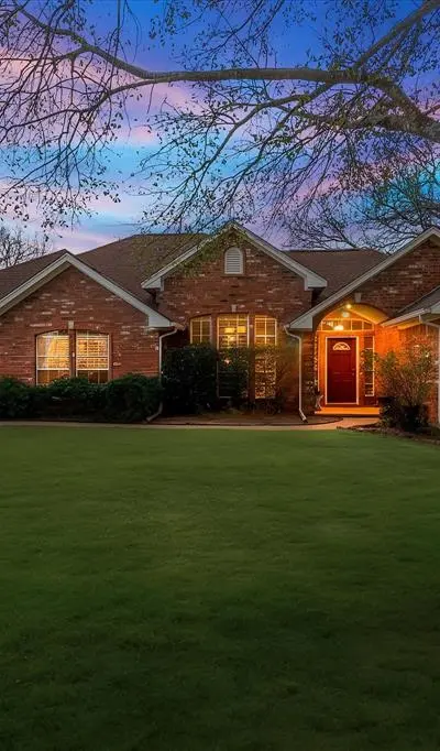 1025 Oak Hollow Lane, Combine TX 75159