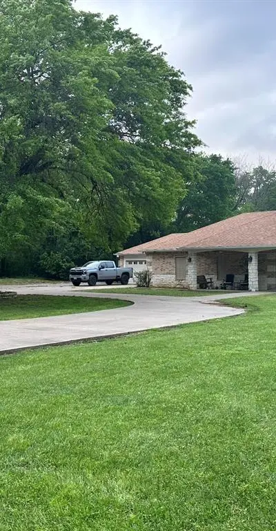 201 W Oak Street, Eustace TX 75124