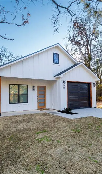 921 Hillburn Drive, West Tawakoni TX 75474