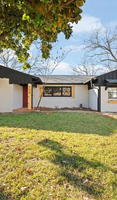 108 Hilltop Drive, Grandview TX 76050