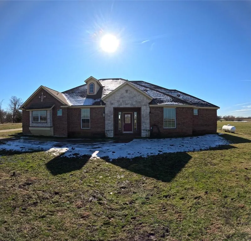 6401 County Road 3208, Lone Oak TX 75453
