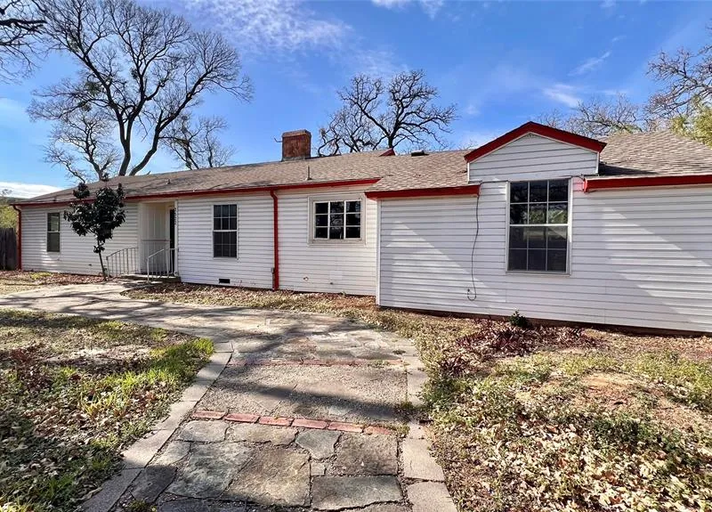 2522 N Hughes Avenue, Fort Worth TX 76103