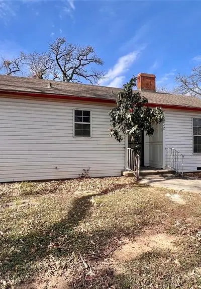 2522 N Hughes Avenue, Fort Worth TX 76103 - Photo 2