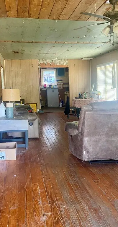 1201 W Market Street, Honey Grove TX 75446 - Photo 2