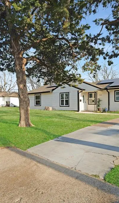 709 Dallas Street, Grand Prairie TX 75051 - Photo 2
