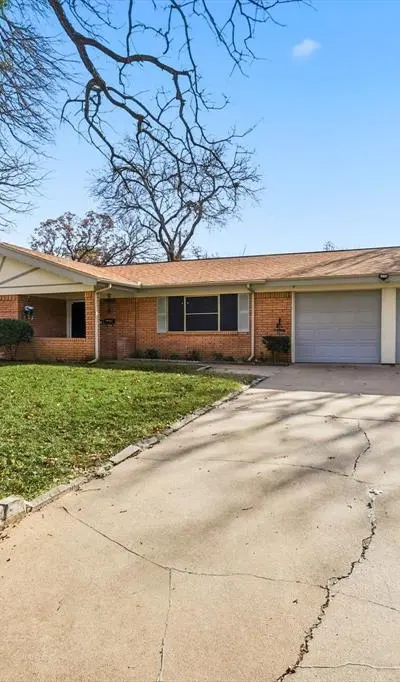 1809 Toplea Drive, Euless TX 76040 - Photo 2