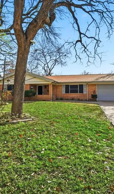 1809 Toplea Drive, Euless TX 76040 - Photo 3