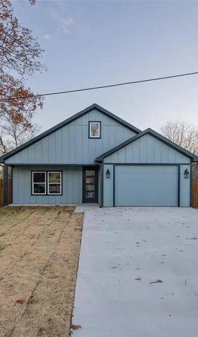 411 W Elm Street, Whitewright TX 75491 - Photo 3