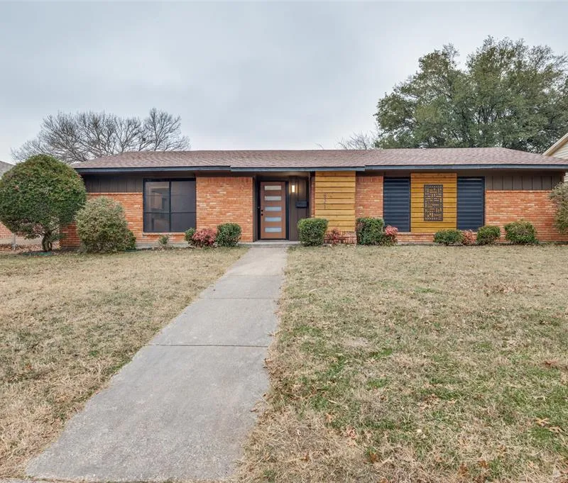 821 Sequoia Drive, Lancaster TX 75146