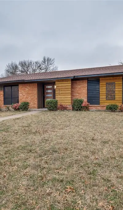 821 Sequoia Drive, Lancaster TX 75146 - Photo 3