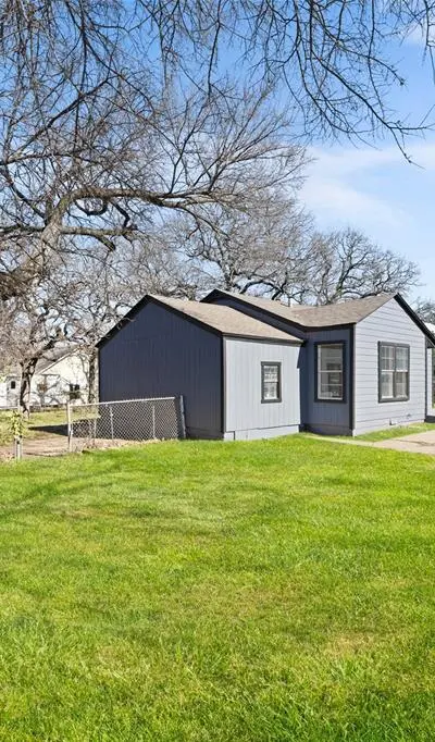 3841 Avenue M, Fort Worth TX 76105 - Photo 2