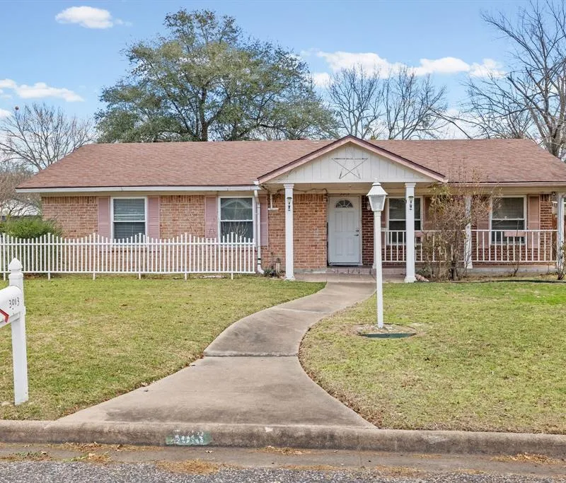 3013 Arapaho Road, Commerce TX 75428