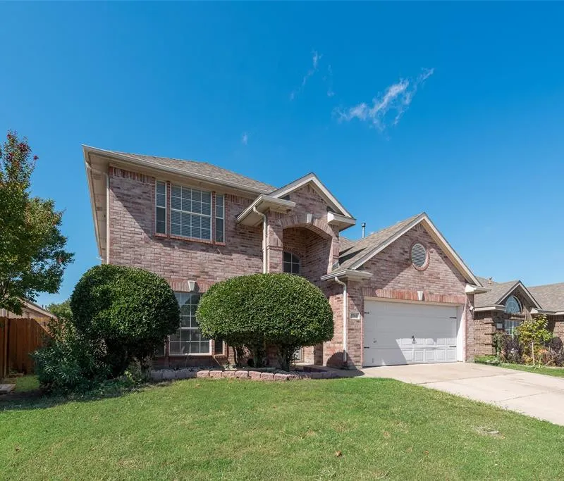 5702 Streamside Drive, Arlington TX 76018