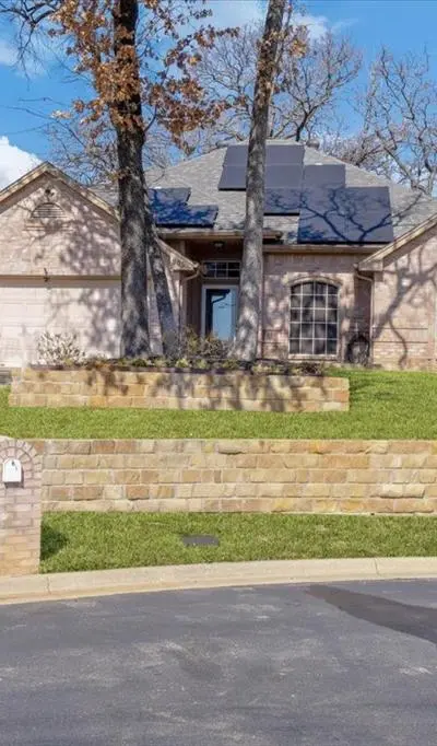 905 Forest Hollow Drive, Hurst TX 76053