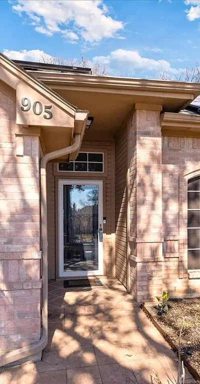 905 Forest Hollow Drive, Hurst TX 76053 - Photo 4