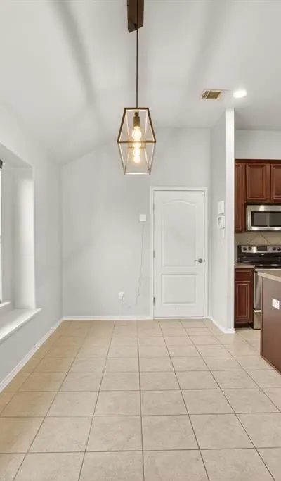 2720 Furlong Drive, Grand Prairie TX 75051 - Photo 5
