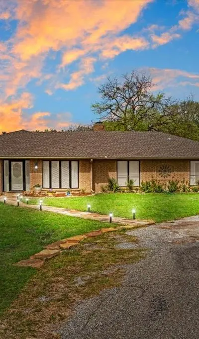 110 Bois D Arc Street, Tom Bean TX 75491