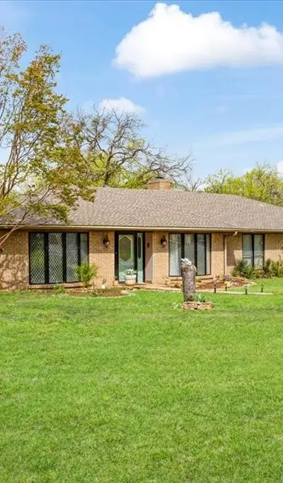 110 Bois D Arc Street, Tom Bean TX 75491 - Photo 2