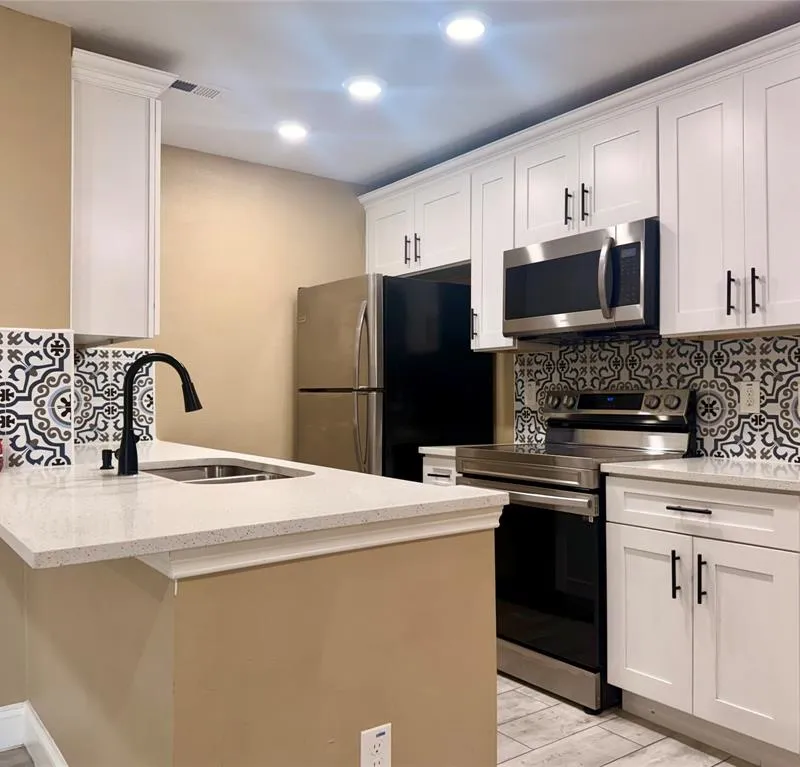12802 Midway Road # 2015, Dallas TX 75244