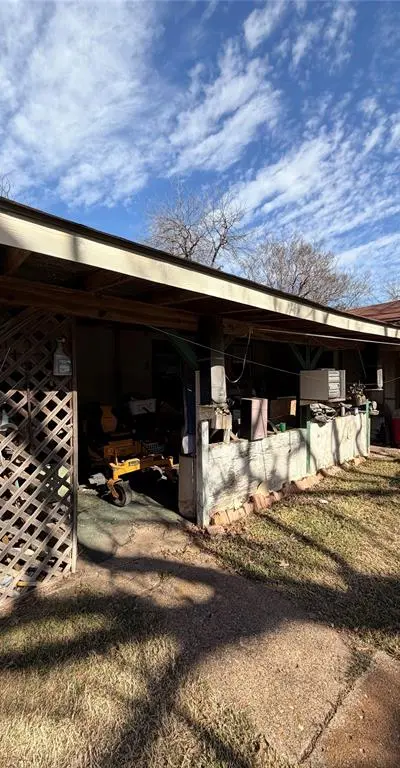 114 E Park Place Drive, Lancaster TX 75134 - Photo 5