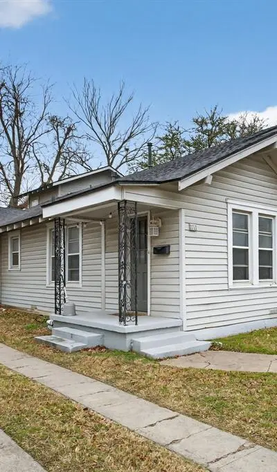 1111 N Austin Street, Denton TX 76201 - Photo 2