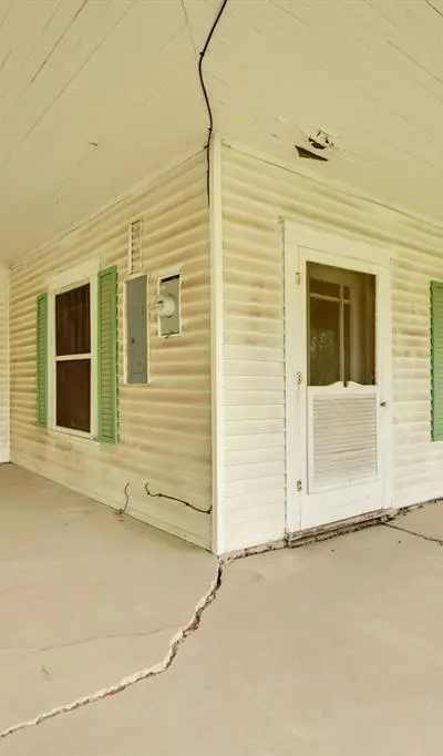 920 E Franklin Street, Hillsboro TX 76645 - Photo 3