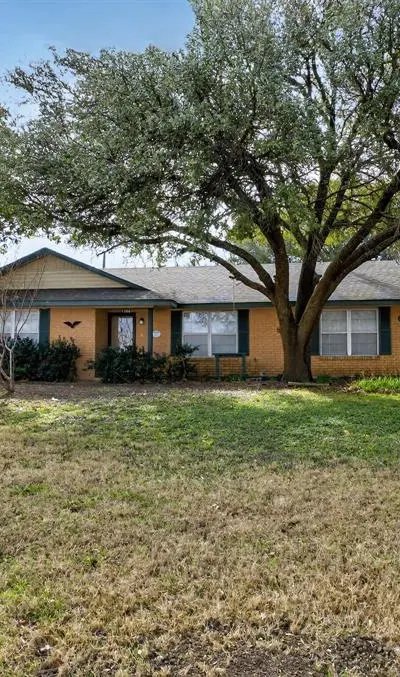 1304 E Franklin Street, Hillsboro TX 76645