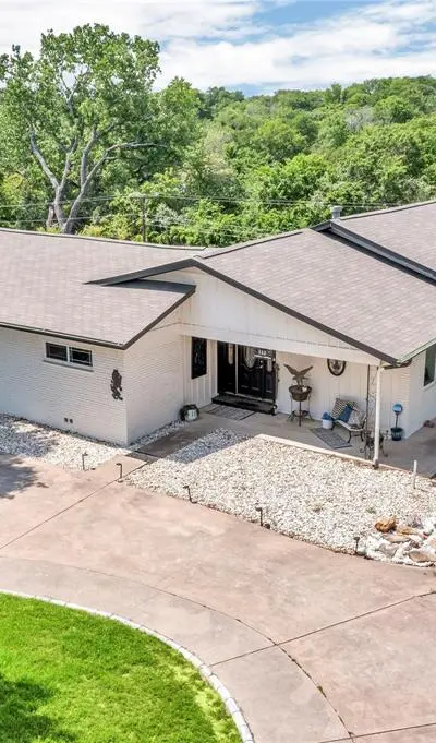 110 Vanshire Road W, Lakeside TX 76108
