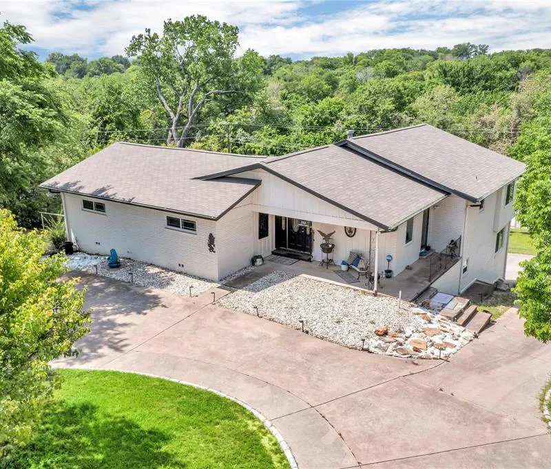 110 Vanshire Road W, Lakeside TX 76108