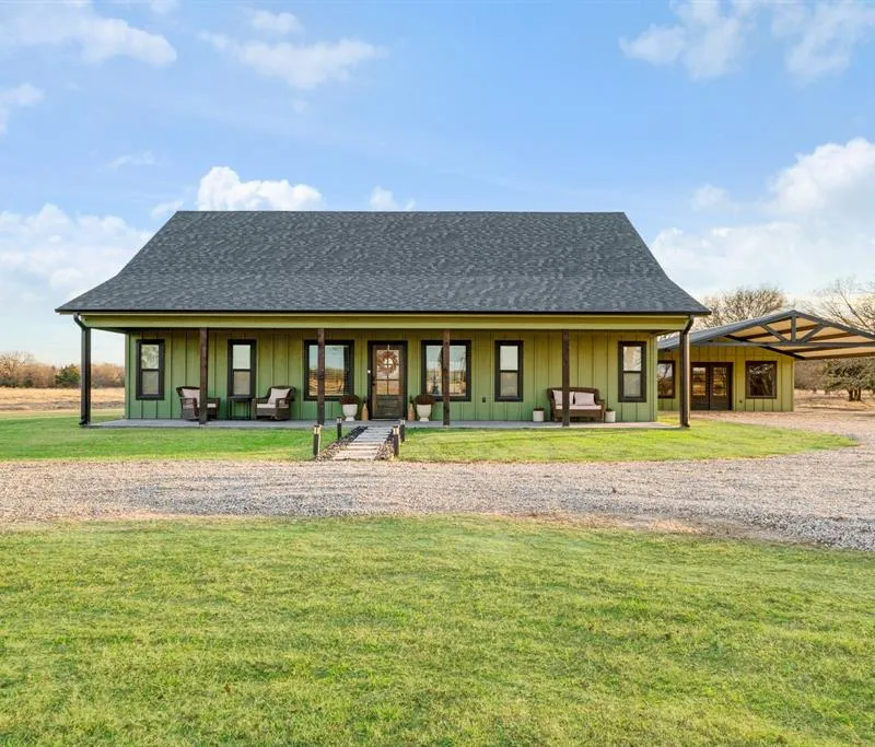 860 County Road 2420, Honey Grove TX 75446